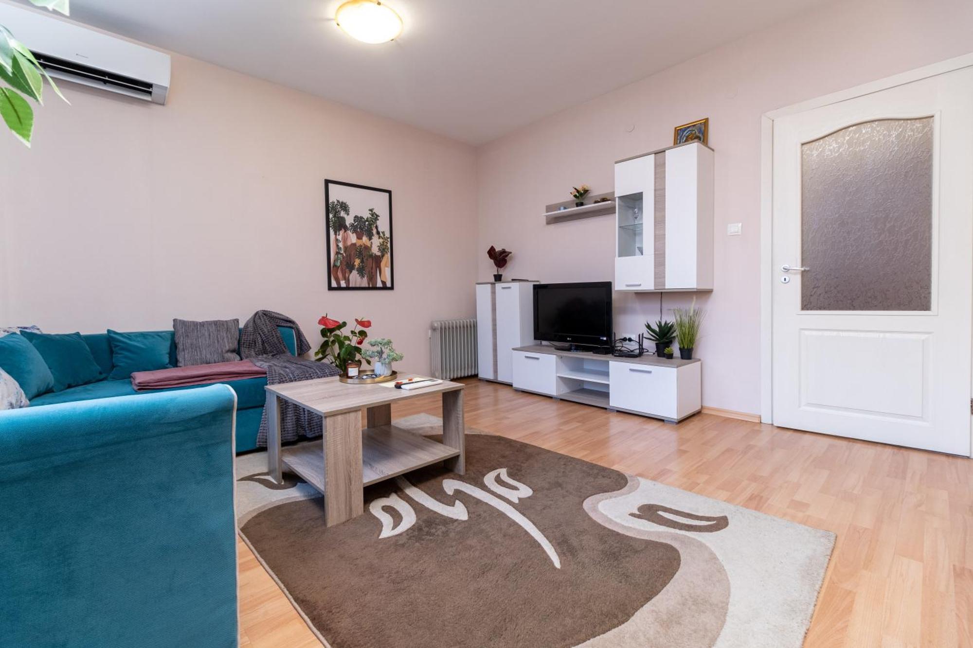 Comfortable 2Br Urban Getaway In City Center Plovdiv Exterior photo