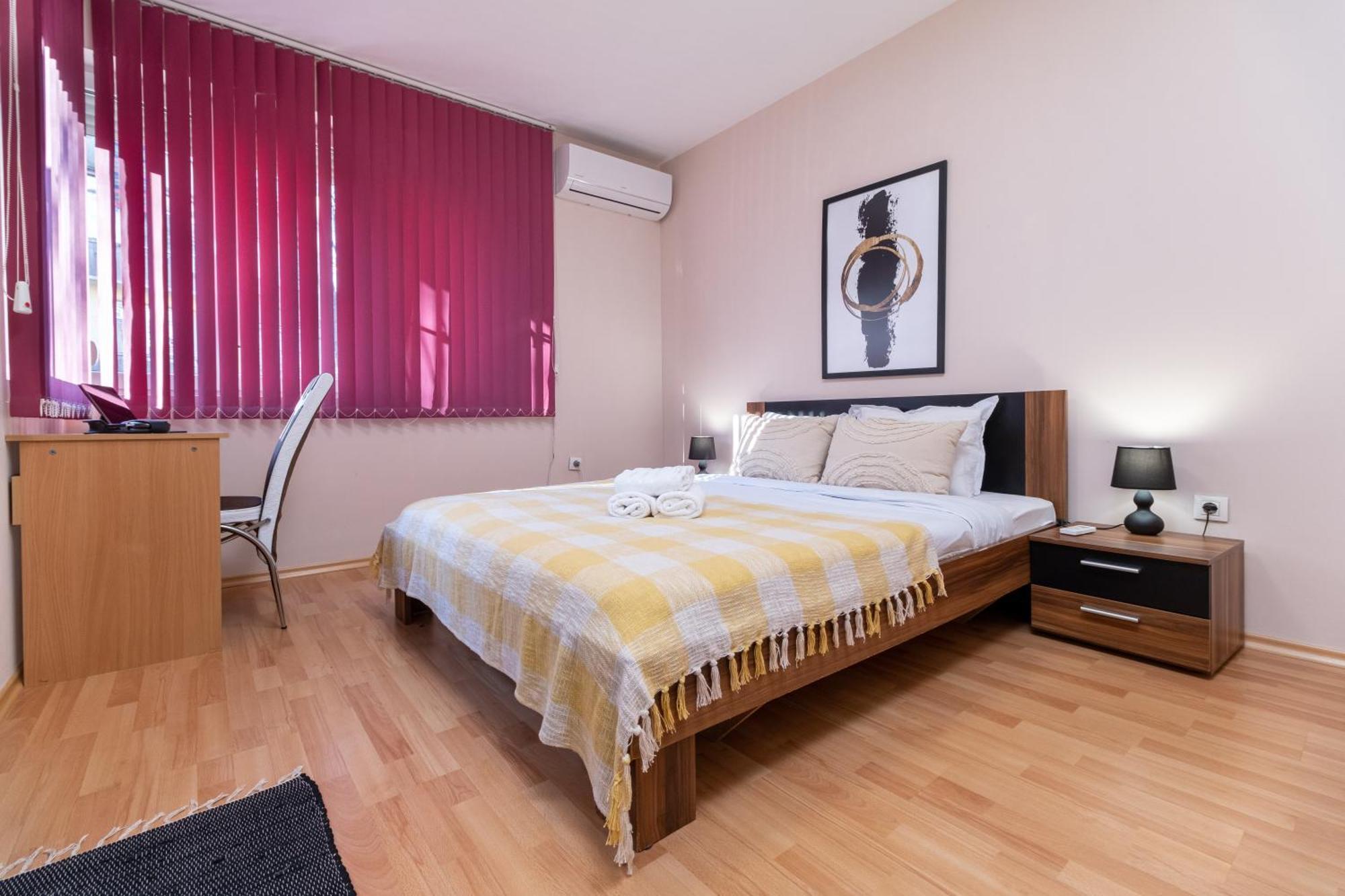 Comfortable 2Br Urban Getaway In City Center Plovdiv Exterior photo